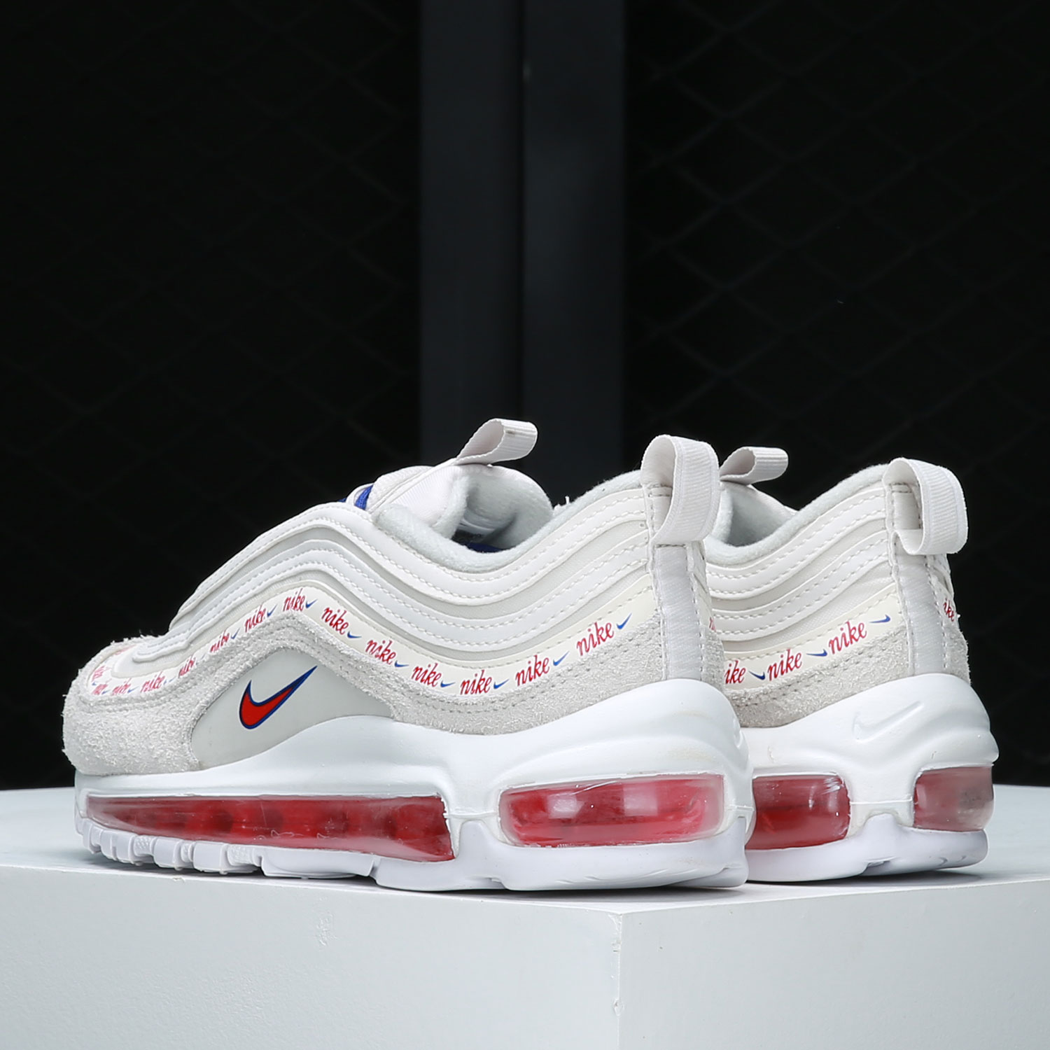 รองเท้ากีฬาแบบมีเบาะลมสำหรับผู - Sneaker Zone บทวิจารณ์และราคา